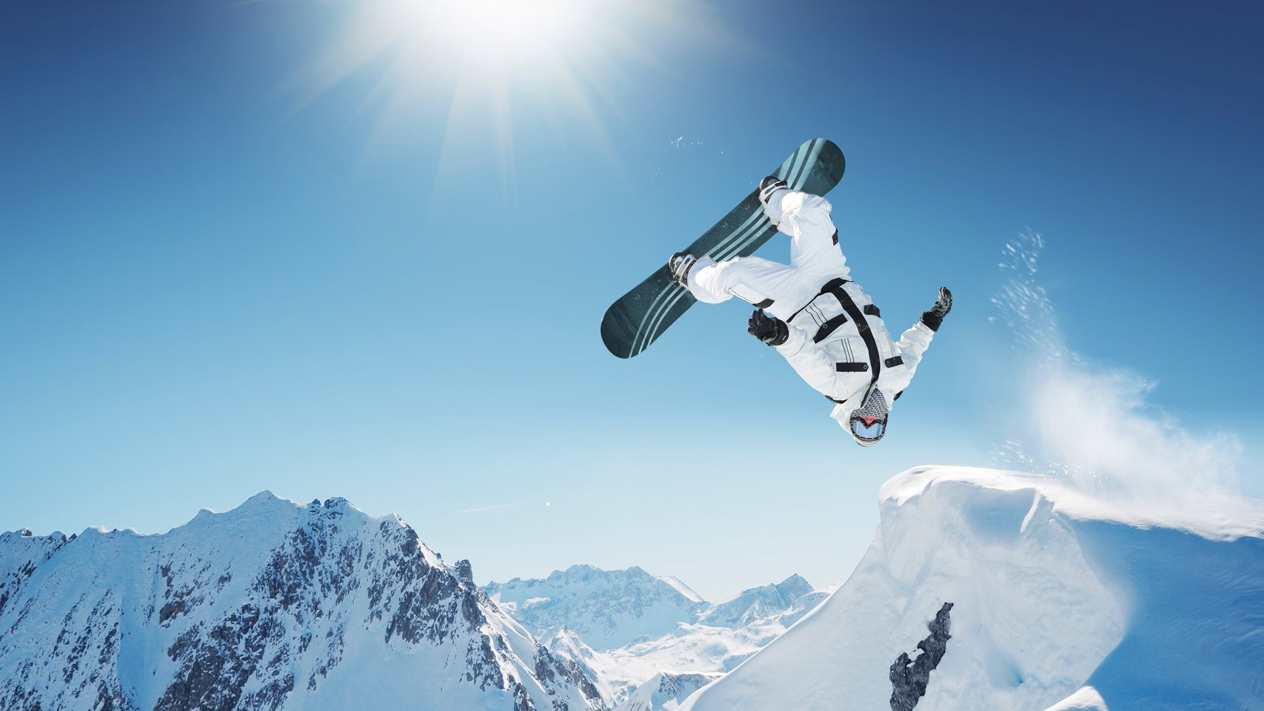 冠军球队球员携手社区开启青少年体育新篇章